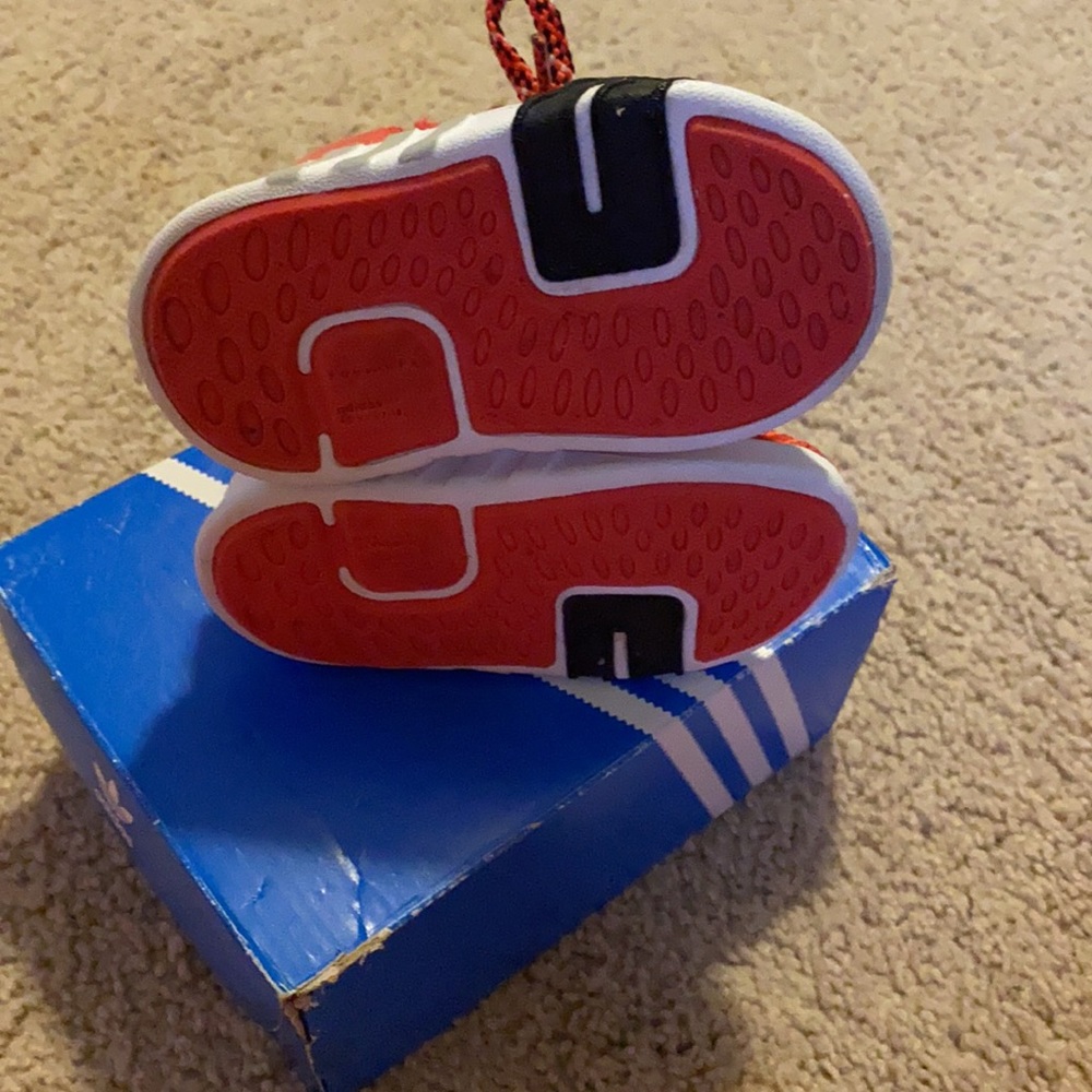 Adidas - Picture 5 of 6